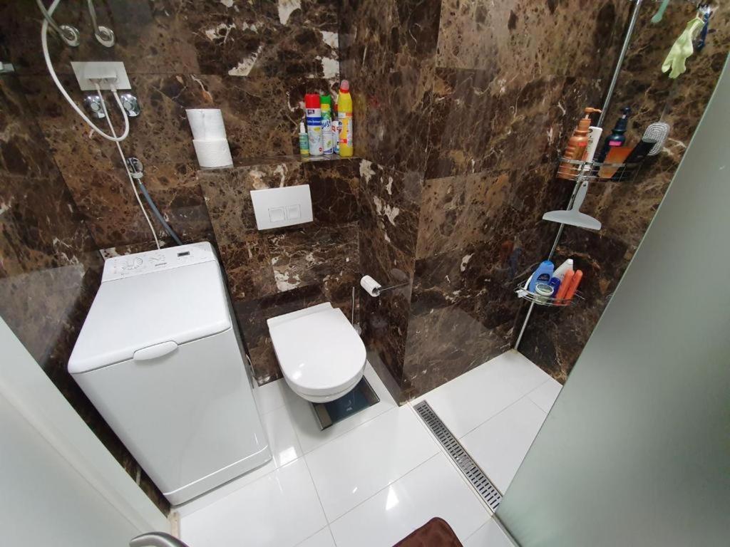 Luxury 3 Bedroom Flat In Tre Canne Next To The Budva