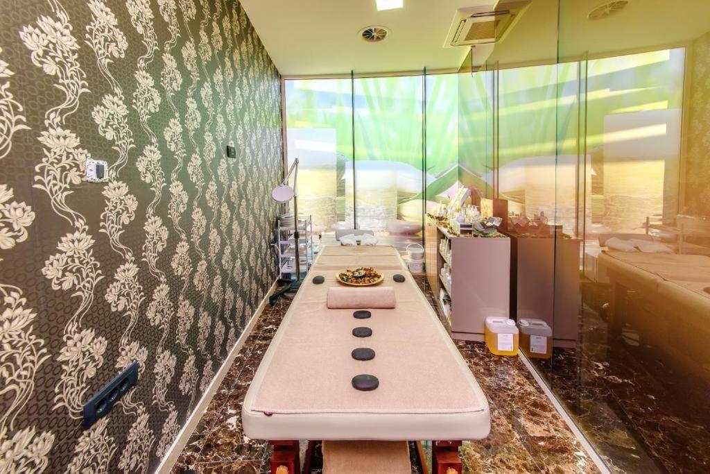 Luxury 3 Bedroom Flat In Tre Canne Next To The