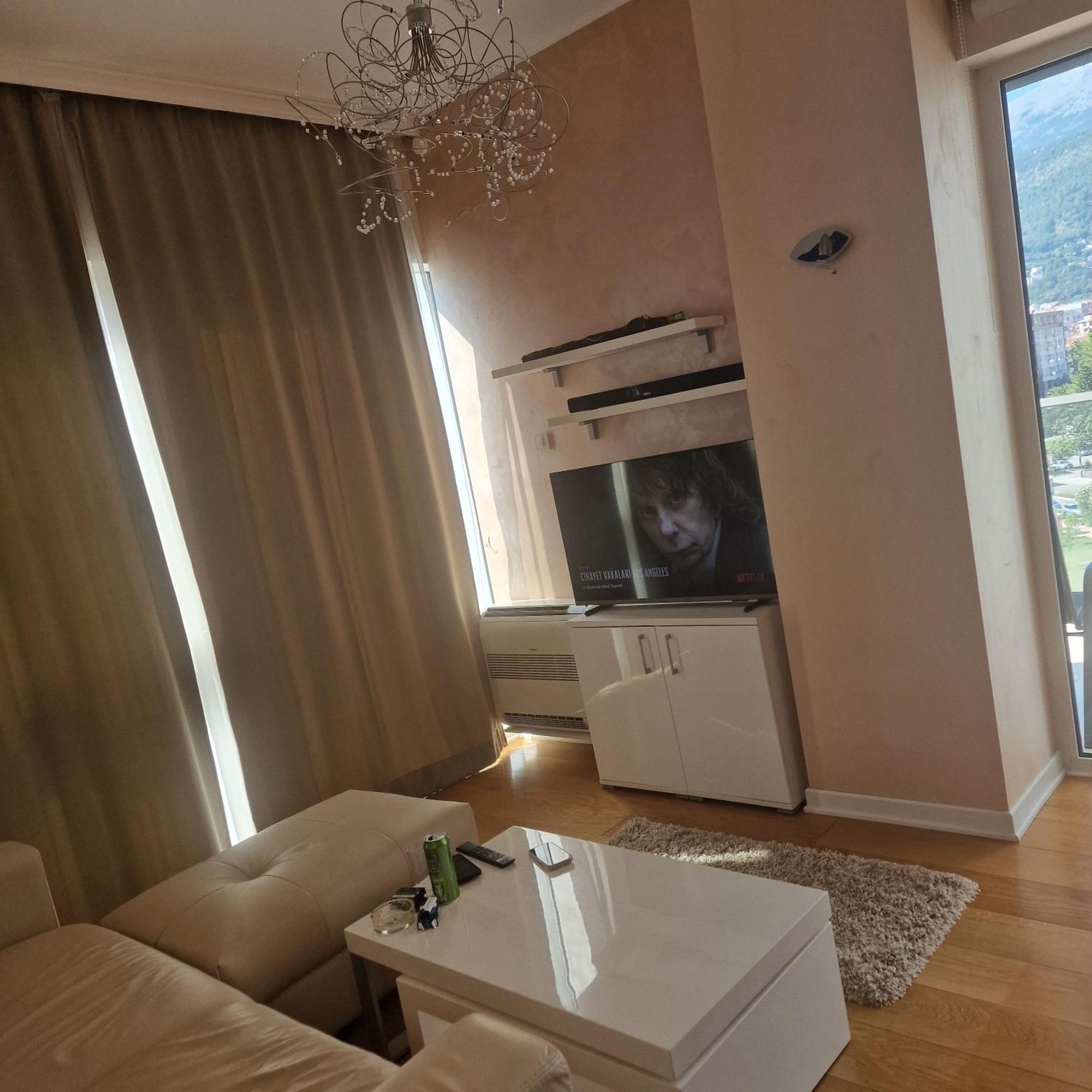 Luxury 3 Bedroom Flat In Tre Canne Next To The Budva